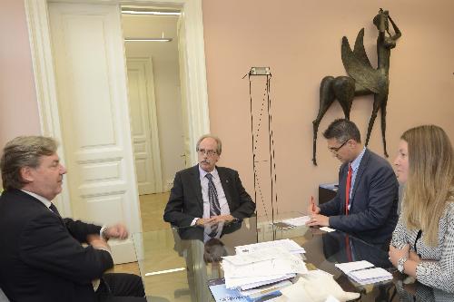 Gianni Torrenti (Assessore regionale Cultura, Sport e Solidarietà) incontra Vojko Volk (Console generale Repubblica di Slovenia) e Tanja Mlajac (Console Repubblica di Slovenia) - Trieste 12/10/2017
